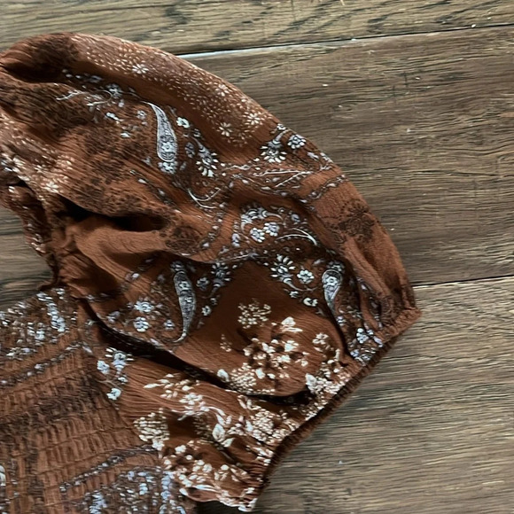 Altar’d States Smocked Crop Top Size L - Picture 4 of 6